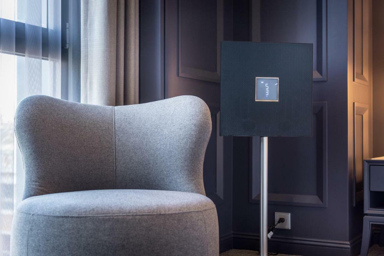 Park Lees Hotel Kaohsiung Extérieur photo The Smart Mirror